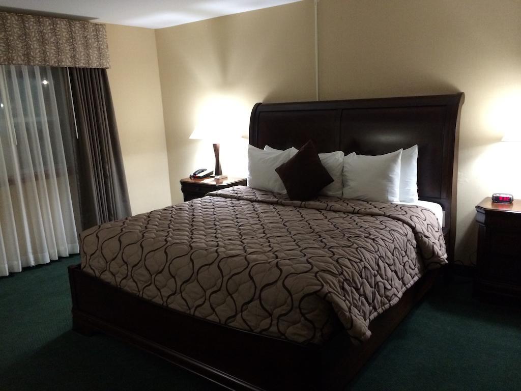 Pacer Inn & Suites Motel Delaware Room photo